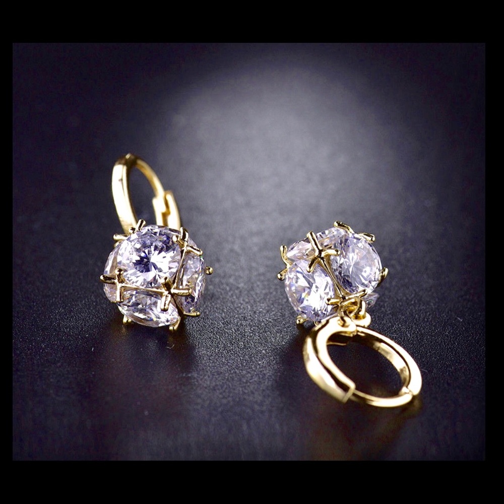 CRYSTAL & GOLD COATED EARRINGS. 1 Left - Picture 7 of 8